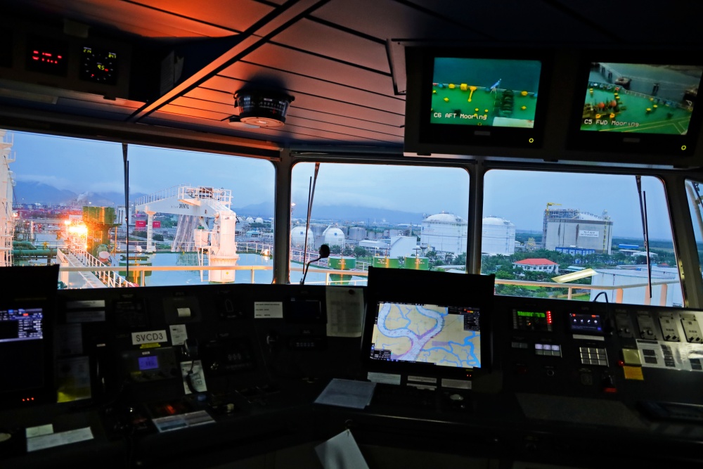 16-PHN-AB-0001-04: Kho cảng PV GAS và cảng Cái Mép được nhìn từ tàu Maran Gas Achilles.
