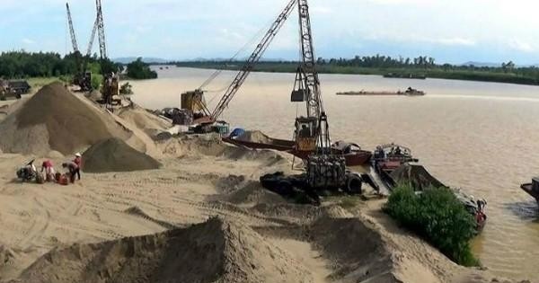 Hà Nội đấu giá quyền khai thác 3 mỏ cát, thu về gần 1.700 tỷ đồng