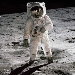 Kỳ 3: Chương trình khám phá Mặt trăng của Mỹ
