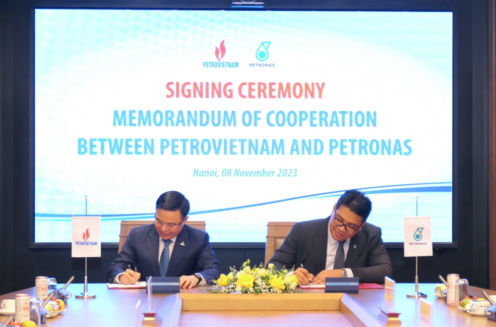 Lãnh đạo Tập đoàn Dầu khí Việt Nam (Petrovietnam) và Lãnh đạo Tập đoàn Dầu khí Quốc gia Malaysia (Petronas) và lễ ký Biên bản Hợp tác giữa 2 Tập đoàn.