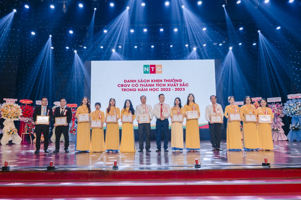 Trường Cao đẳng Công nghệ Y – Dược Việt Nam khai giảng năm học 2023 – 2024