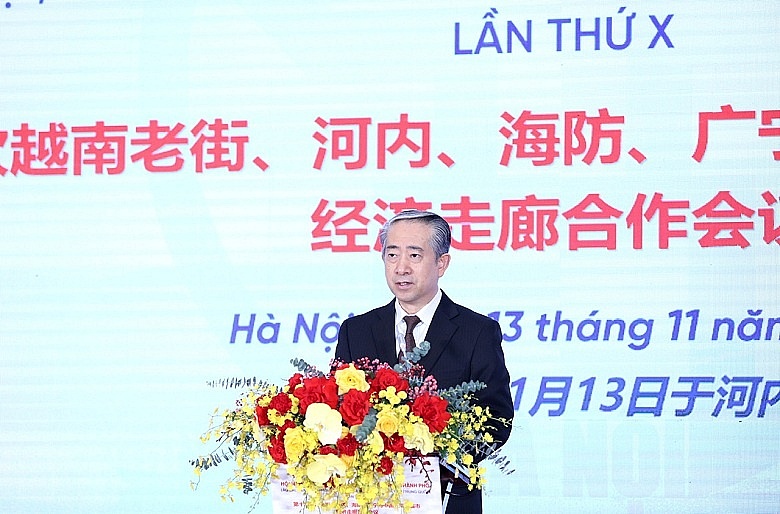Đại sứ Hùng Ba phát biểu tại Hội nghị.