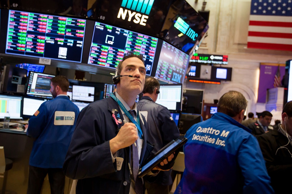 Thị trường chứng khoán thế giới ngày 14/11: Chỉ số tương lai Dow Jones tăng vọt hơn 300 điểm