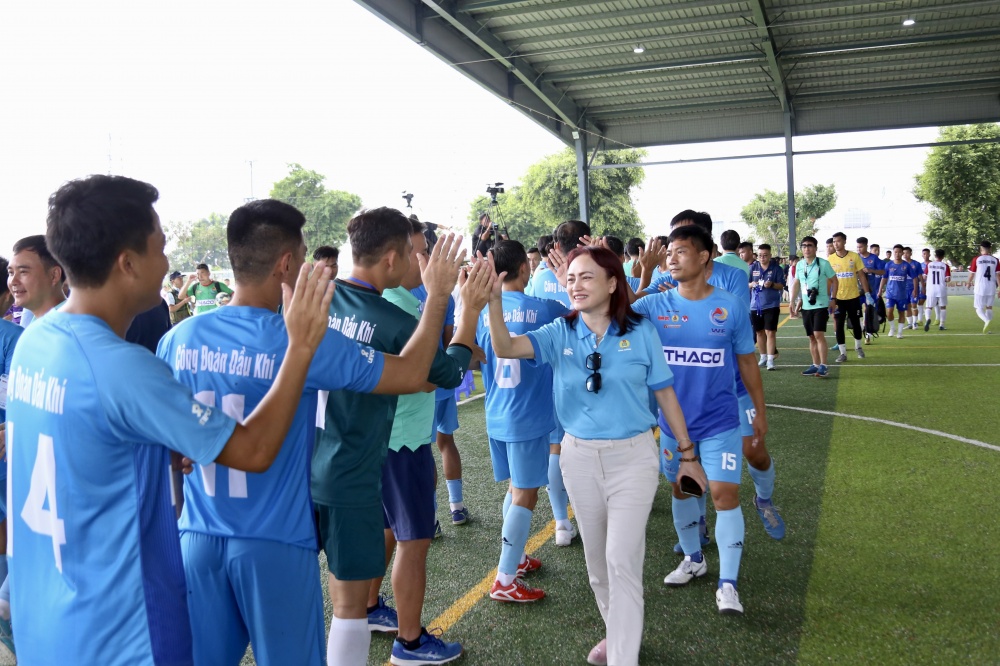 Đội bóng Công đoàn Dầu khí Việt Nam chiến thắng ngay trận đầu ra quân