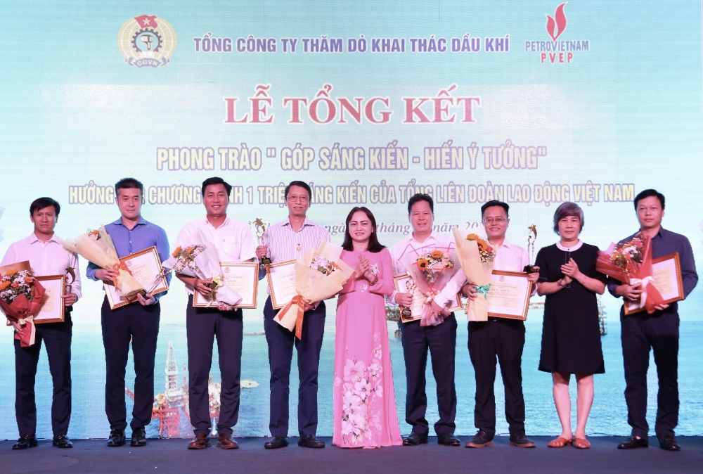 Trao khen thưởng của Công đoàn Dầu khí Việt Nam Trao khen thưởng của Công đoàn Dầu khí Việt Nam