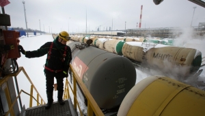 Nga chính thức dỡ bỏ lệnh cấm xuất khẩu xăng sau 2 tháng