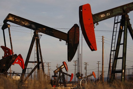 Vì sao giá dầu giảm mà Mỹ vẫn tăng số lượng giàn khoan?