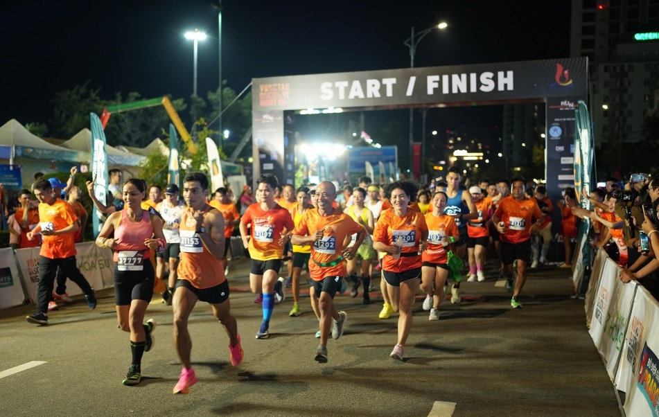 Giải chạy “Night Run" đầu tiên tại Bà Rịa - Vũng Tàu thu hút gần 1.500 runner