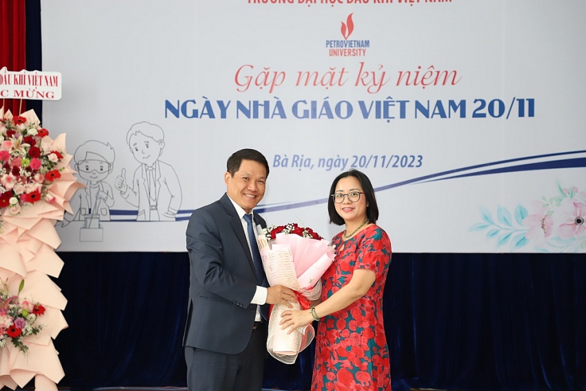 PVU tổ chức kỷ niệm Ngày Nhà giáo Việt Nam 20/11 PVU tổ chức kỷ niệm Ngày Nhà giáo Việt Nam 20/11