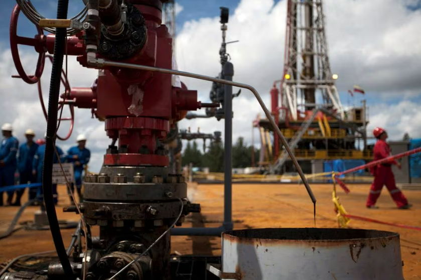 Trung Quốc giảm mua dầu thô của Venezuela do việc dỡ bỏ lệnh trừng phạt của Mỹ khiến thị trường hỗn loạn