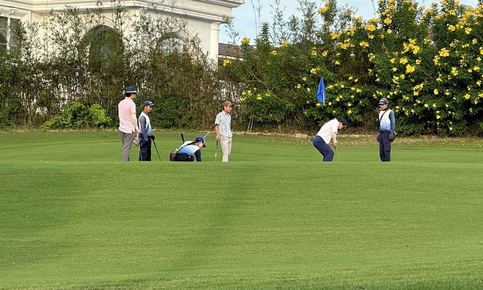 Kiểm tra thông tin Giám đốc Sở NN&PTNT Bắc Ninh đi chơi golf trong giờ hành chính