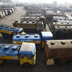 Nhập khẩu dầu thô của Ấn Độ tăng trở lại sau 4 tháng giảm liên tục