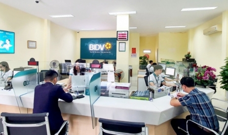 Lãnh đạo BIDV thăm, viếng và hỗ trợ gia đình nạn nhân vụ cướp ngân hàng tại Đà Nẵng