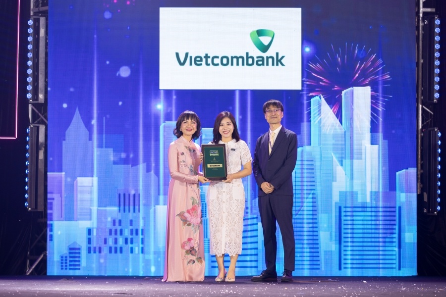 Vietcombank 8 năm liên tiếp là ngân hàng có môi trường làm việc tốt nhất  Việt Nam