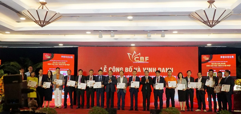 Trao chứng nhận và tôn vinh nhận “Doanh nghiệp đạt chuẩn văn hóa kinh doanh” năm 2023 