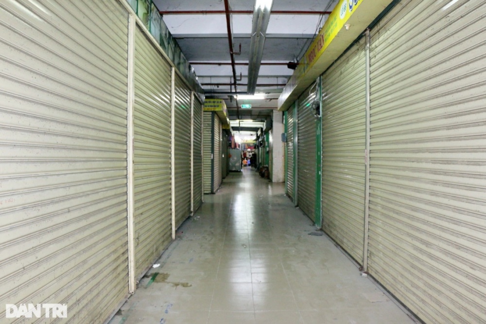 Hàng trăm ki-ốt tại Trung tâm thương mại Cái Khế đóng cửa (Ảnh: Bảo Trân).