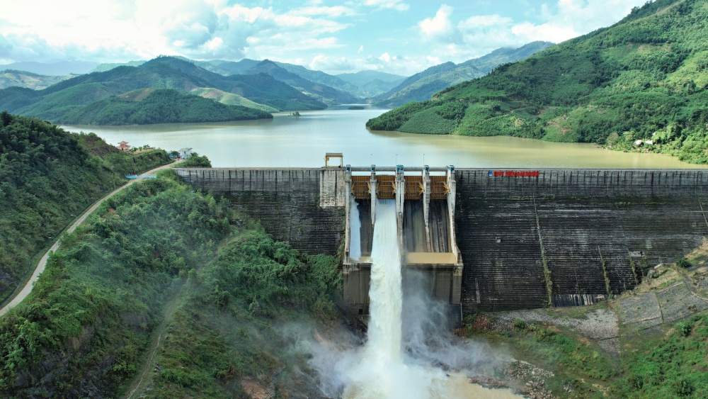 Thủy điện Đakđrinh hoàn thành chỉ tiêu sản lượng điện trước 33 ngày
