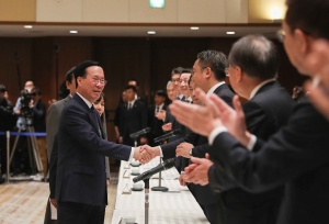 Chủ tịch nước Võ Văn Thưởng tiếp Thống đốc tỉnh Fukuoka và Lãnh đạo một số địa phương khu vực Kyushu