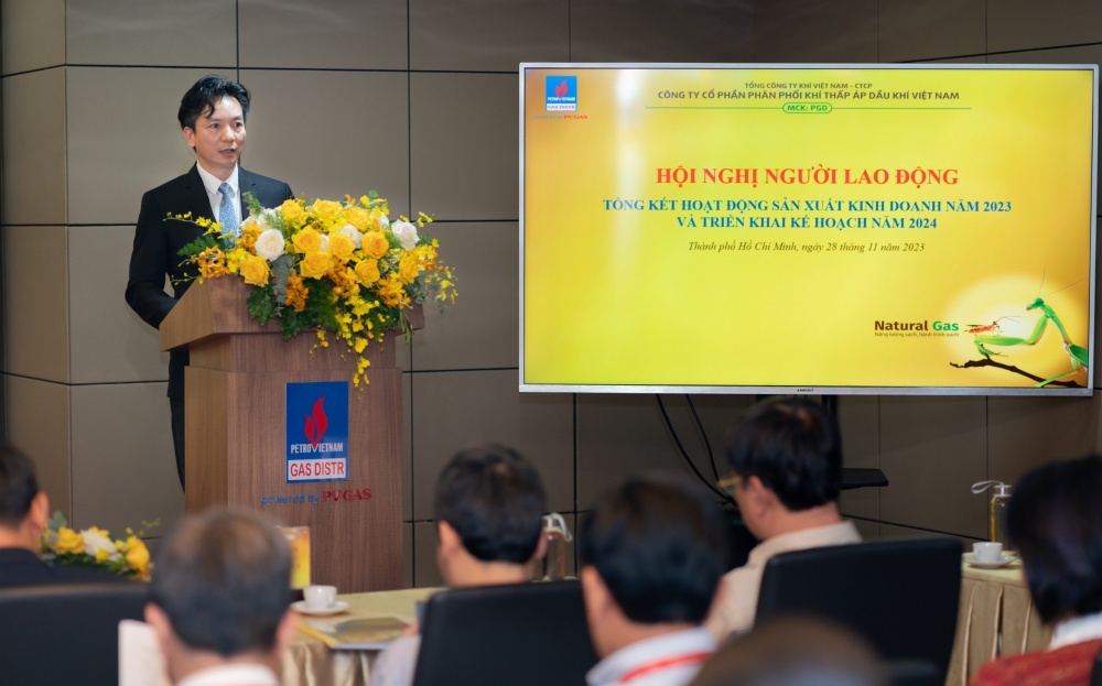 Ông Trần Thanh Nam – Giám đốc Công ty báo cáo tại Hội nghị.