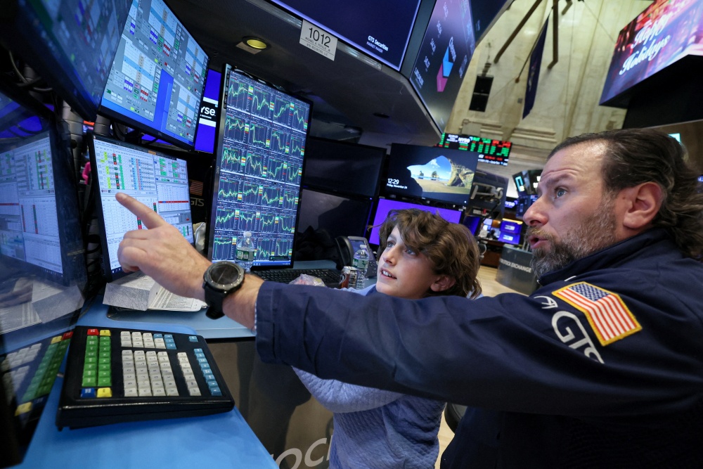 Thị trường chứng khoán thế giới ngày 1/12: Dow Jones tương lai tăng nhẹ sau khi vừa đạt đỉnh mới trong năm