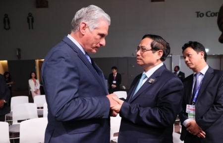 Thủ tướng Phạm Minh Chính gặp Chủ tịch nước Cuba nhân dịp tham dự COP28