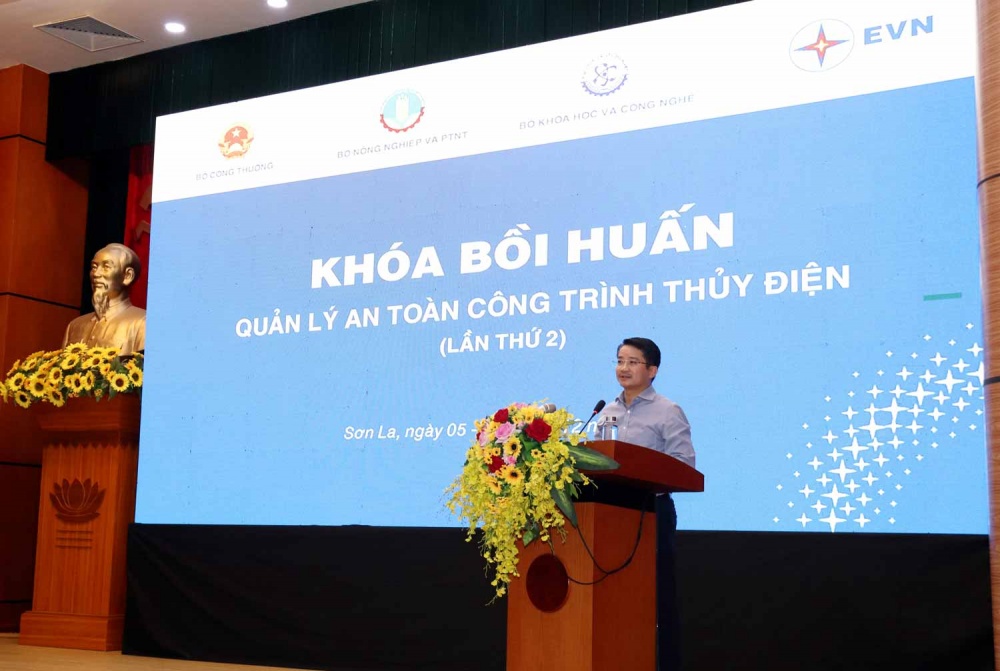 Ông Trịnh Văn Thuận – Phó Cục trưởng Cục Kỹ thuật an toàn và Môi trường công nghiệp phát biểu