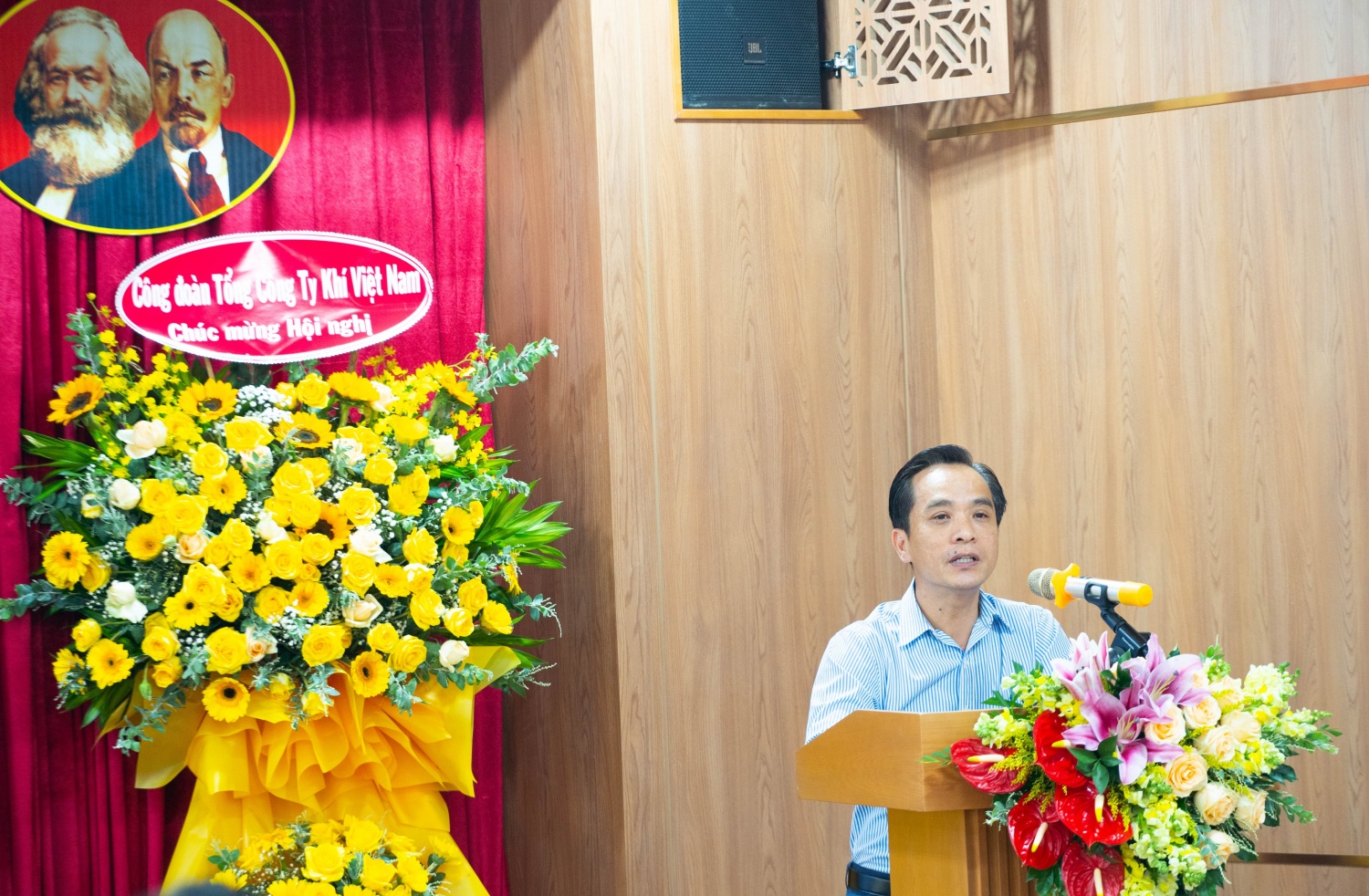 Hình 1. Phó Tổng Giám đốc Huỳnh Quang Hải phát biểu chỉ đạo