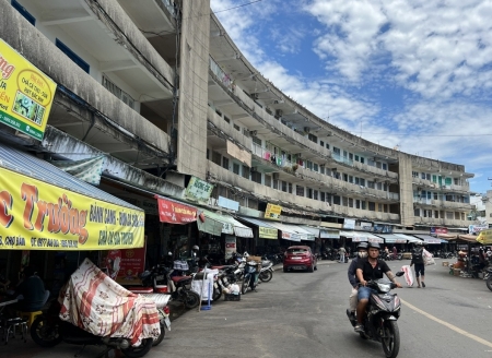 Tin bất động sản tuần qua: Chung cư cũ ở Khánh Hòa xuống cấp nghiêm trọng