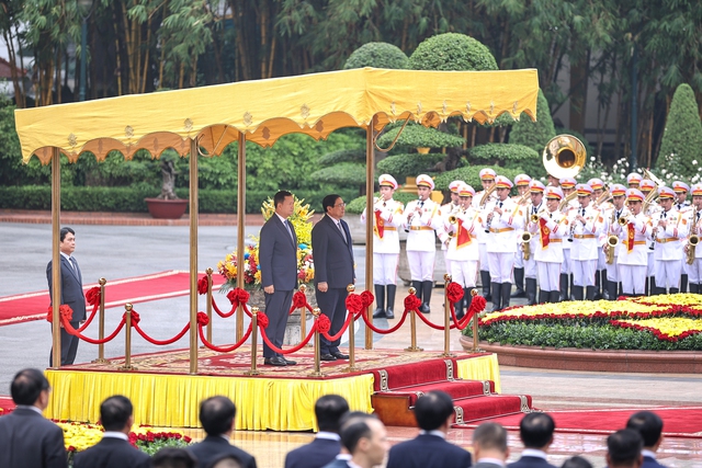Chùm ảnh: Thủ tướng Phạm Minh Chính chủ trì lễ đón và hội đàm với Thủ tướng Campuchia