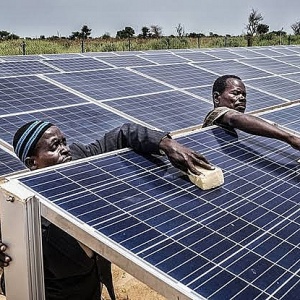 Châu Phi bị “áp đặt chuyển dịch năng lượng”?