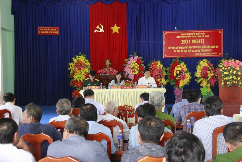 Đồng chí Lê Mạnh Hùng tiếp xúc cử tri xã Tân Lộc Đông, huyện Thới Bình, tỉnh Cà Mau