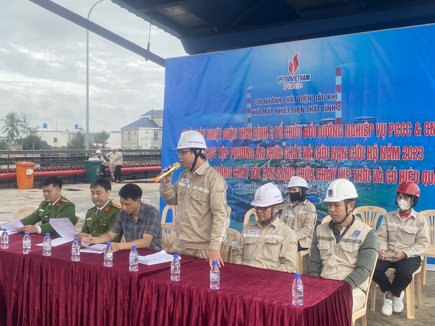Nhà máy Nhiệt điện Thái Bình 2 diễn tập chữa cháy cảng nhập nhiên liệu