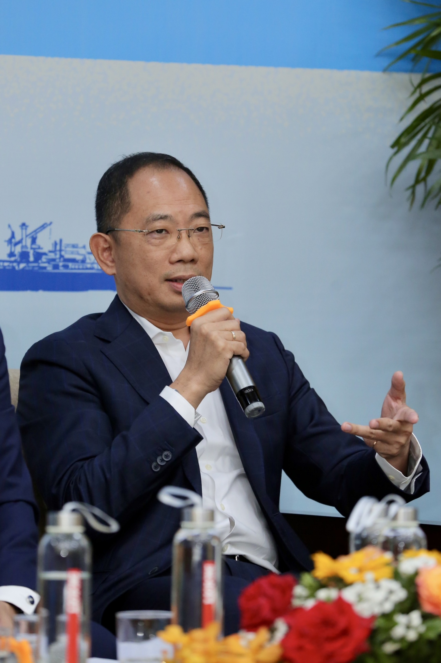Chủ tịch HĐQT PVOIL Cao Hoài Dương chia sẻ tại Tọa đàm