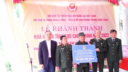 Khánh thành 2 căn nhà "Nghĩa tình đồng đội" do Petrovietnam tài trợ tại tỉnh Tuyên Quang