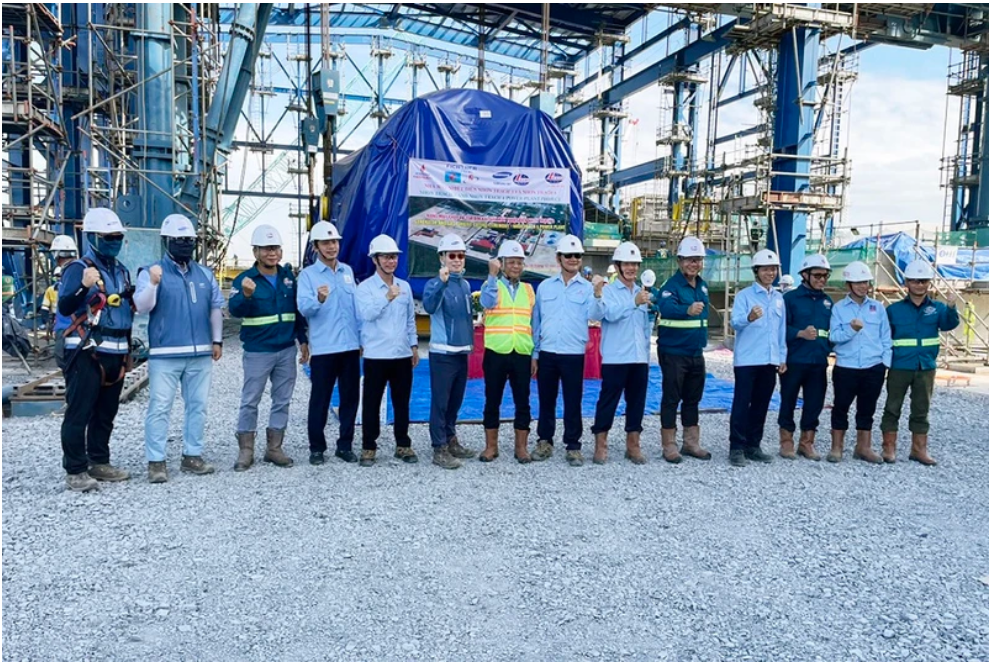 Nhà máy nhiệt điện Nhơn Trạch 4 lắp đặt thành công hệ thống máy phát
