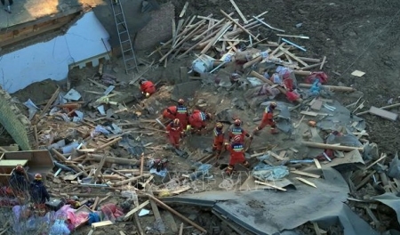 Tin Bộ Ngoại giao: Điện thăm hỏi về trận động đất tại Trung Quốc