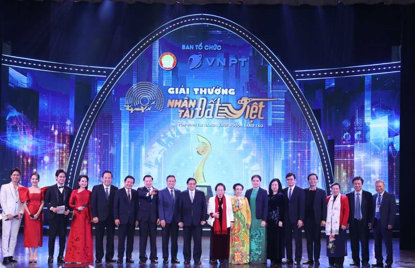 Lễ trao Giải Nhân tài Đất Việt 2023: Tôn vinh tài năng, khơi nguồn sáng tạo