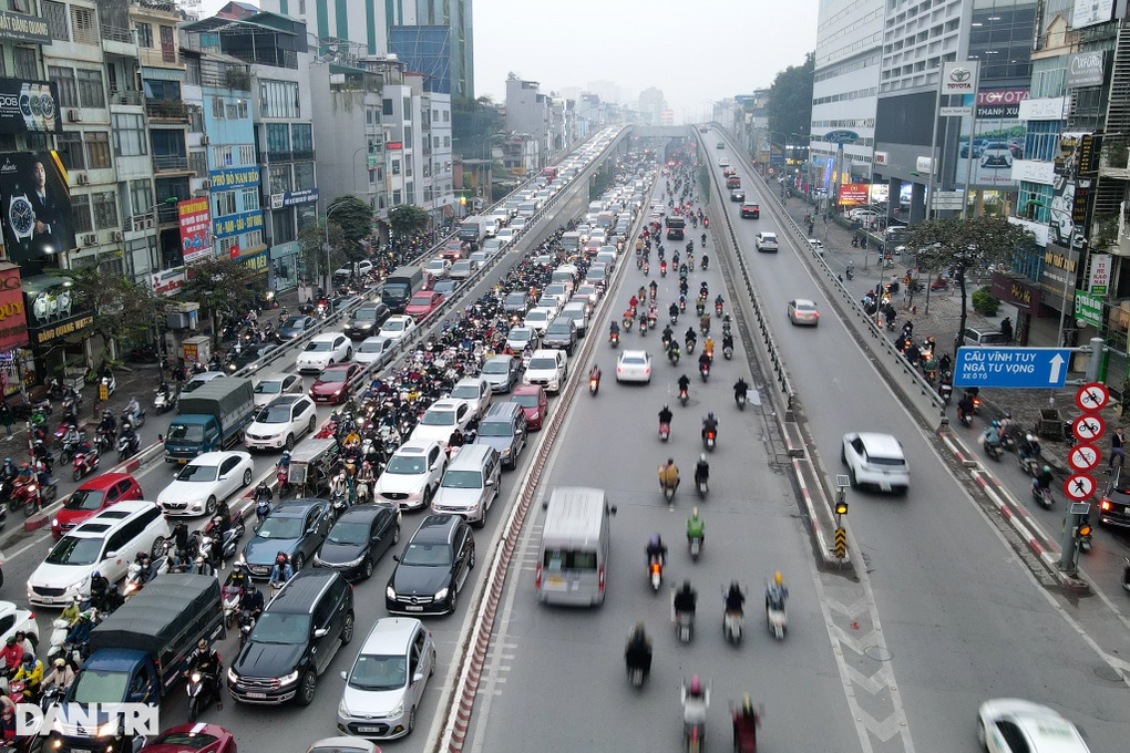 Một xe hợp đồng ở Hà Nội vi phạm tốc độ gần 40 lần/ngày - 1