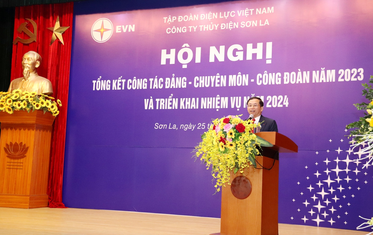 Công ty Thủy điện Sơn La có nhiều đóng góp quan trọng cho tỉnh Sơn La và EVN