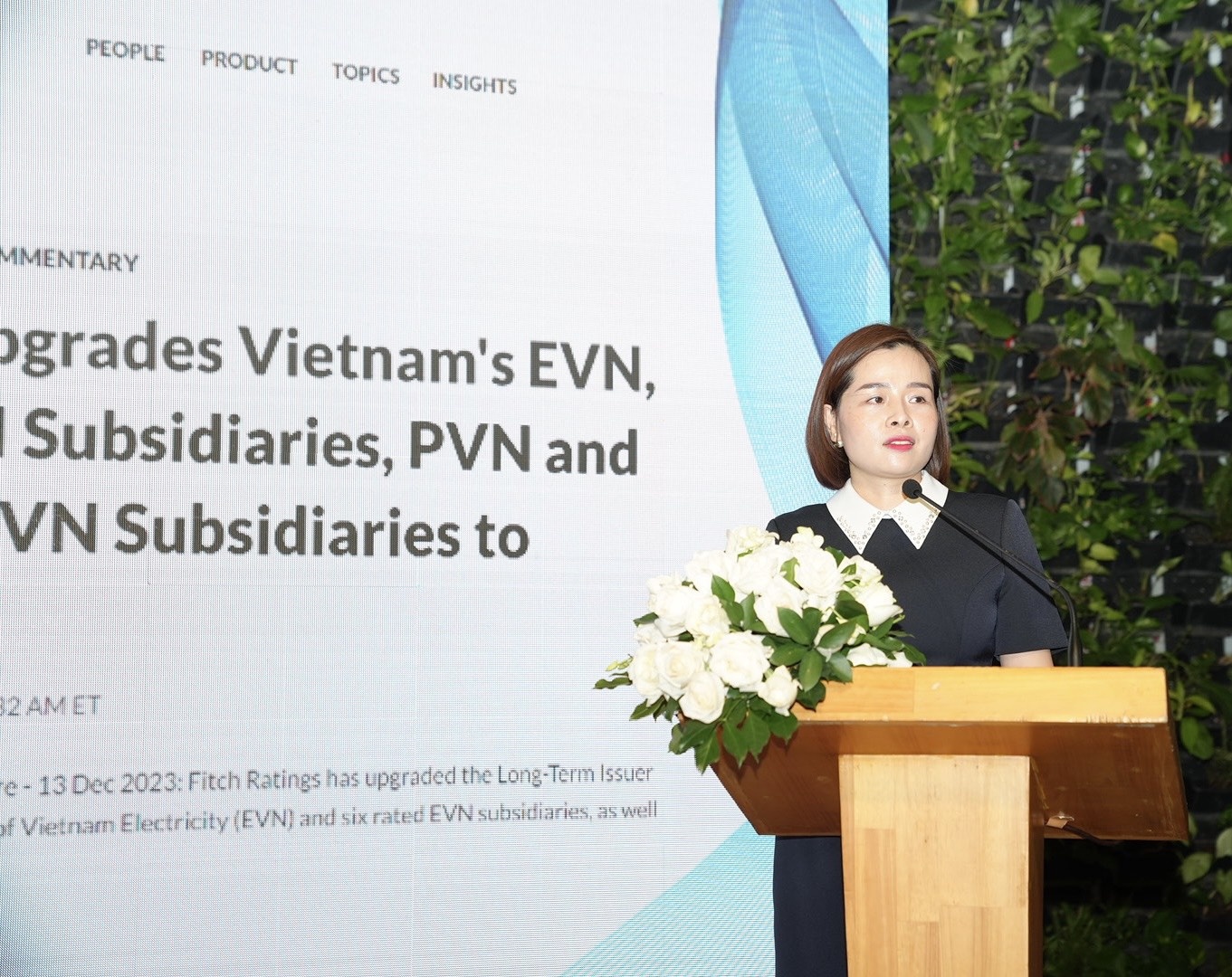 Bà Phan Thị Phương Anh – Trưởng Ban Tài chính, Người được ủy quyền Công bố thông tin của PV GAS, báo cáo tại Hội nghị.