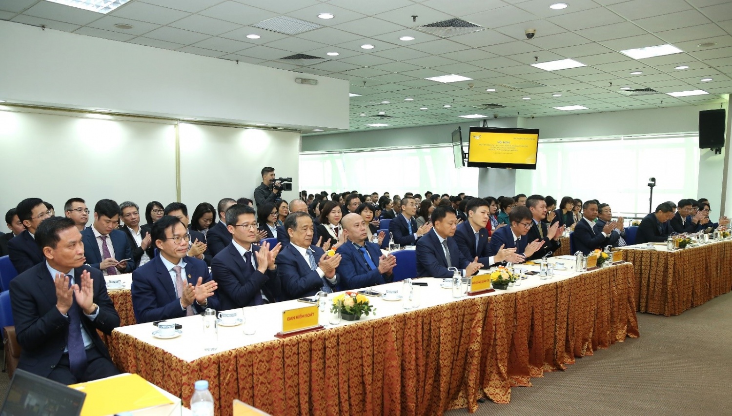 PVcomBank tổ chức thành công Hội nghị tổng kết hoạt động kinh doanh 2023 và triển khai nhiệm vụ năm 2024