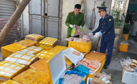 Công an quận Bắc Từ Liêm (Hà Nội): Phát hiện, thu giữ hơn 1 tấn thực phẩm bẩn trước thềm Tết Nguyên đán