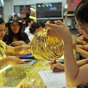 Tin tức kinh tế ngày 30/12: Giao dịch vàng giá trị từ 6 lượng phải báo cáo NHNN