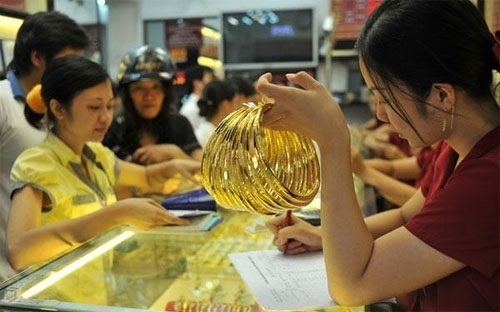 Tin tức kinh tế ngày 30/12: Giao dịch vàng giá trị từ 6 lượng phải báo cáo NHNN