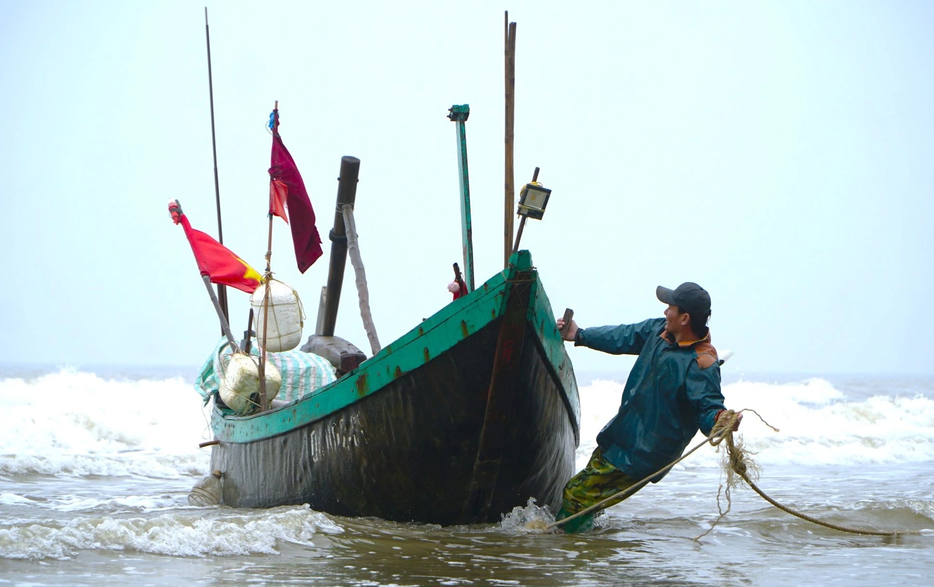 Ra khơi "chốt năm", kiếm tiền triệu mỗi ngày