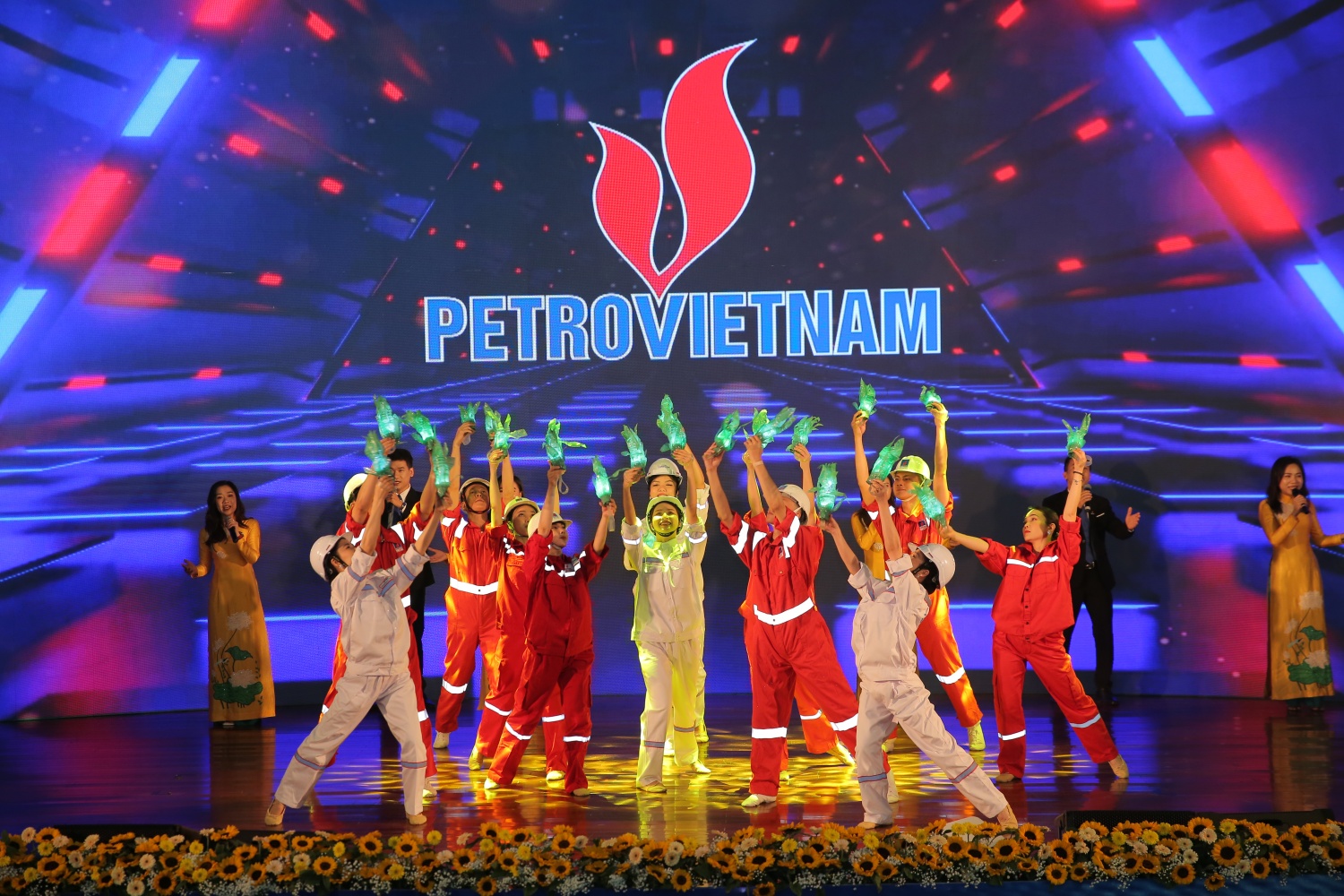 “Ngược dòng” khó khăn, Petrovietnam tăng trưởng mạnh mẽ, lập kỷ lục doanh thu trong năm 2023
