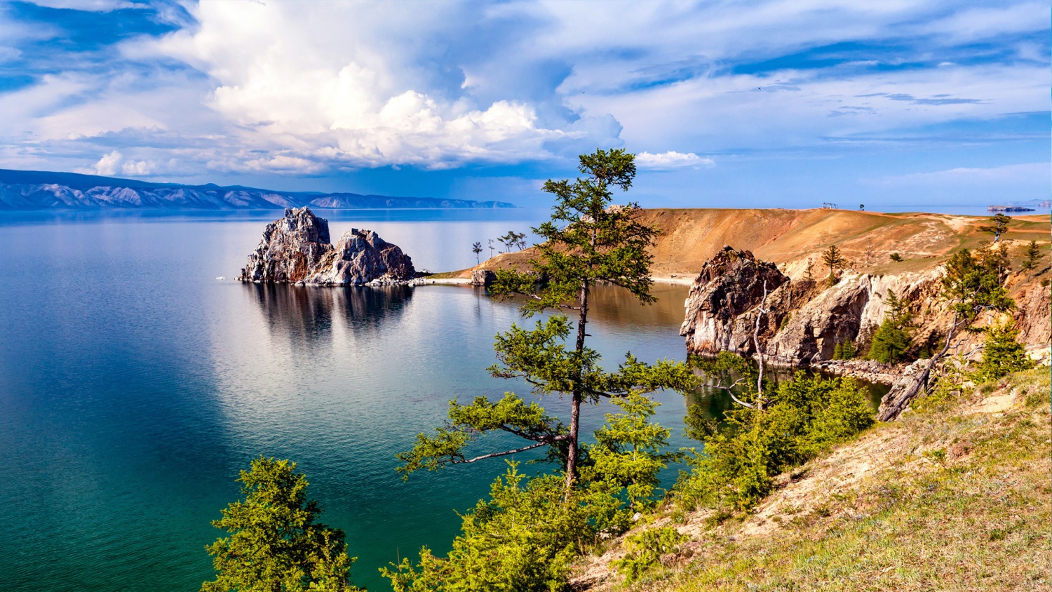 Điểm danh những hồ nước lớn nhất hành tinh