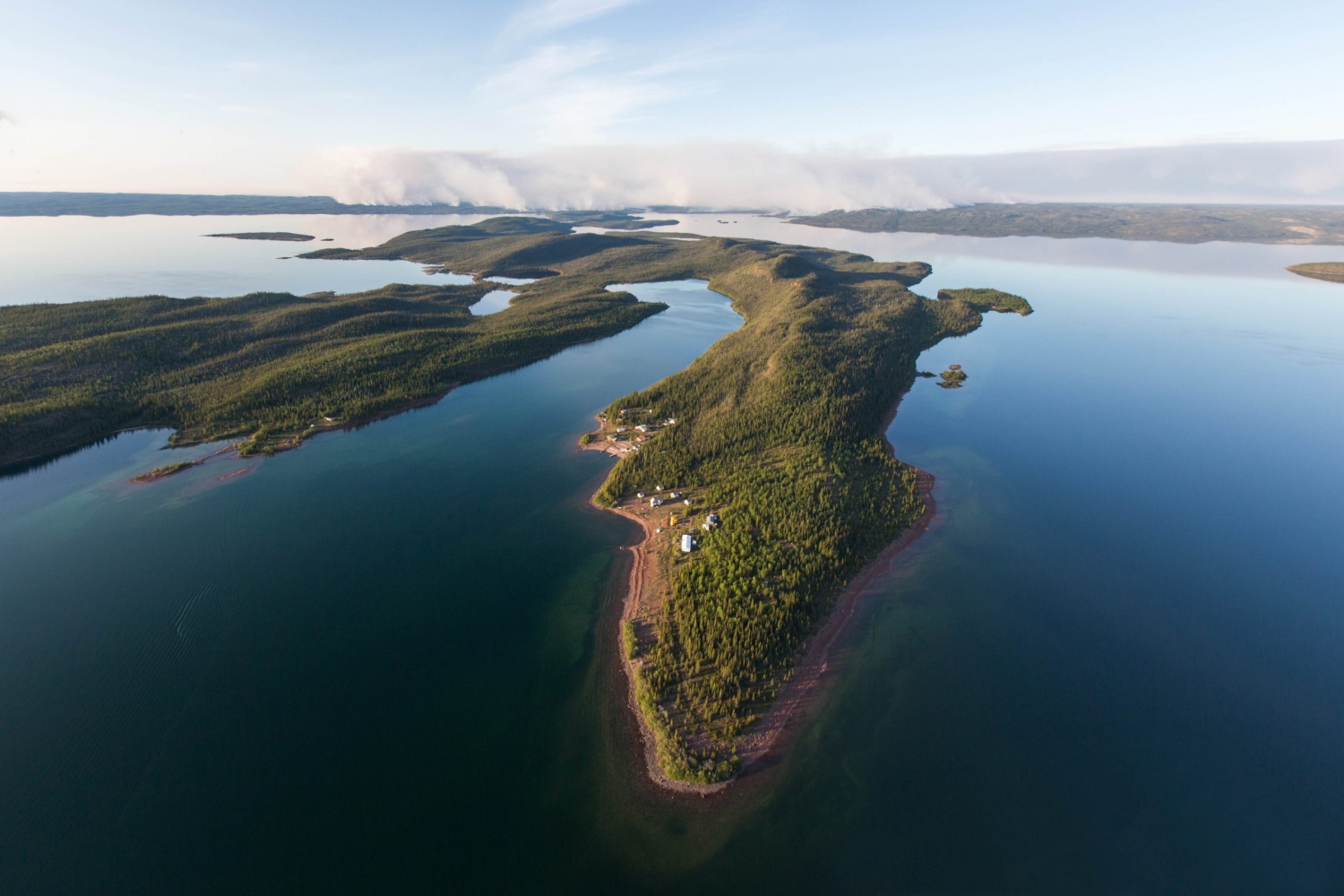 Điểm danh những hồ nước lớn nhất hành tinh