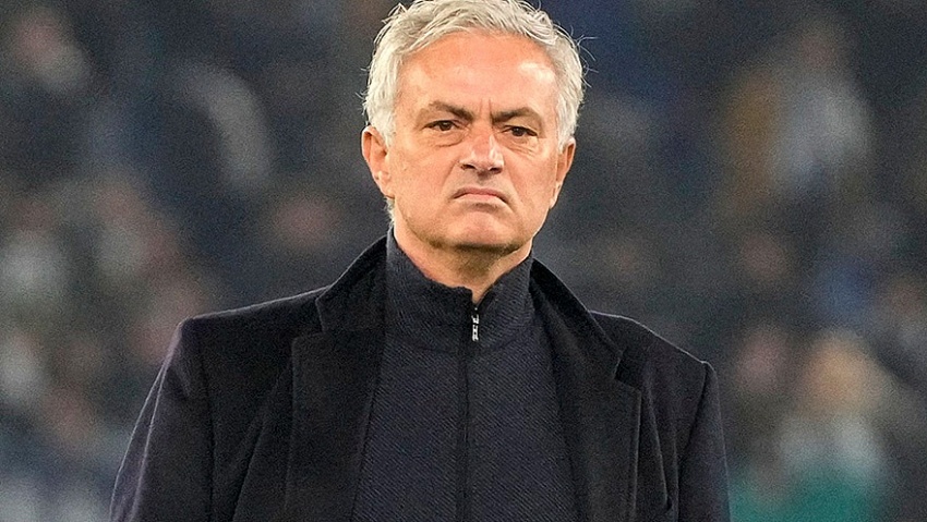 AS Roma bất ngờ thông báo sa thải Jose Mourinho