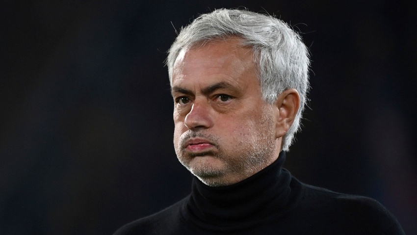 AS Roma bất ngờ thông báo sa thải Jose Mourinho